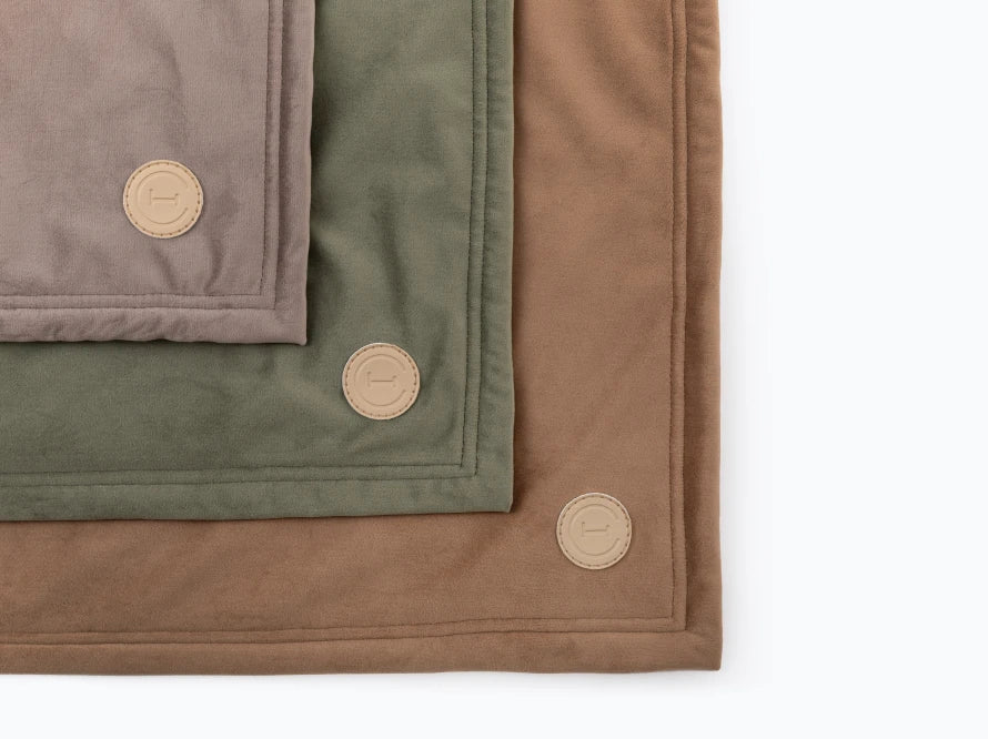 HUG blanket