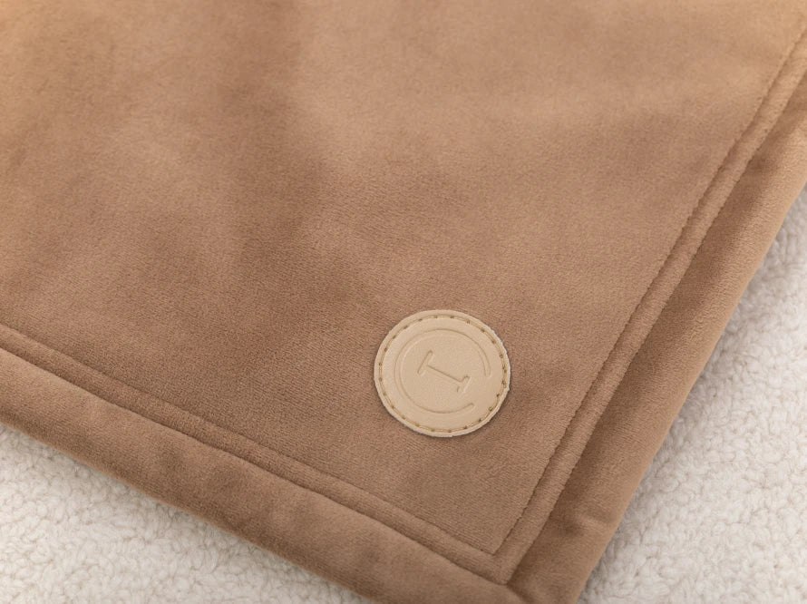 HUG blanket