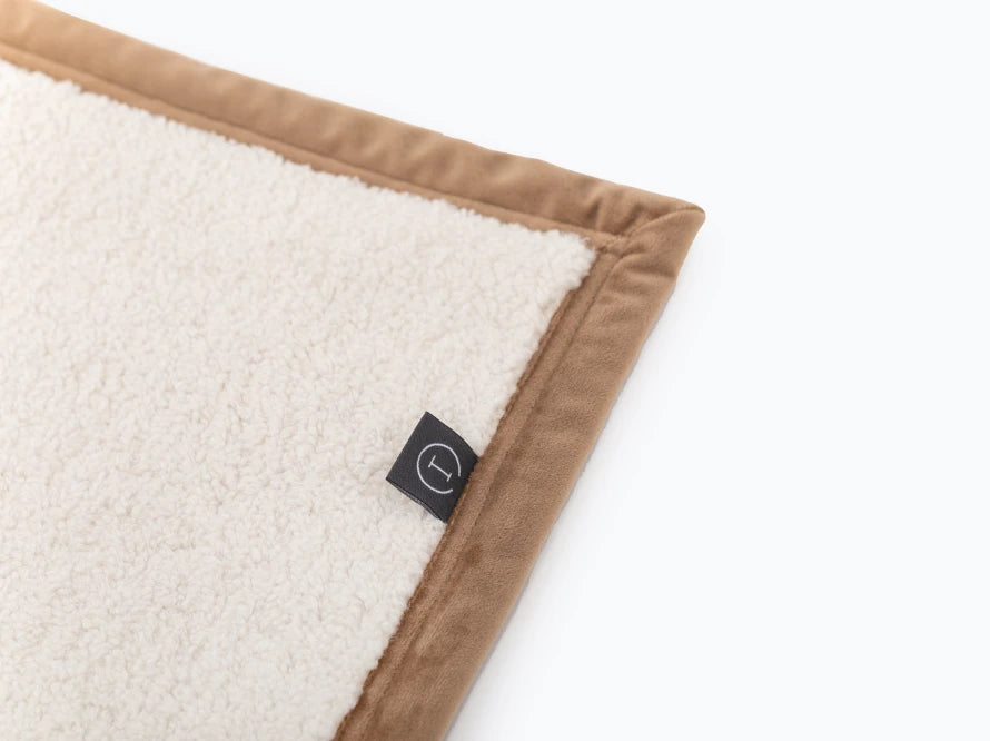 HUG blanket