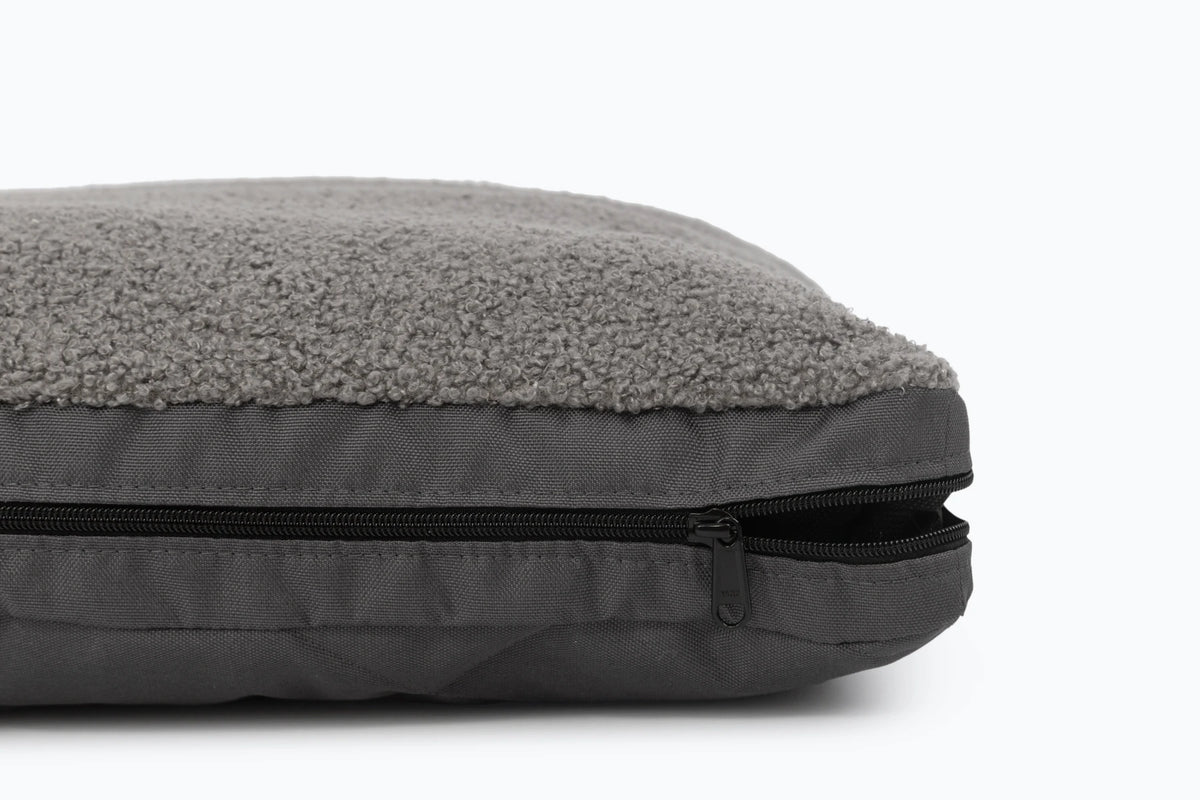 BUGGY MOKKO Car seat for dogs made of faux leather and furniture velour for miniature and small dogs / Dog carrier bag / Waterproof / Premium