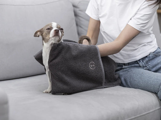 FLUFFY towel with pockets